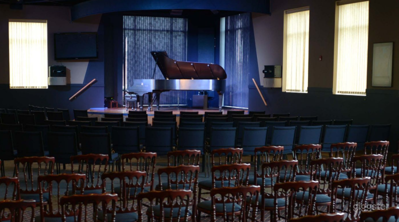 Performance Hall Inside A Piano Gallery  Photo 4