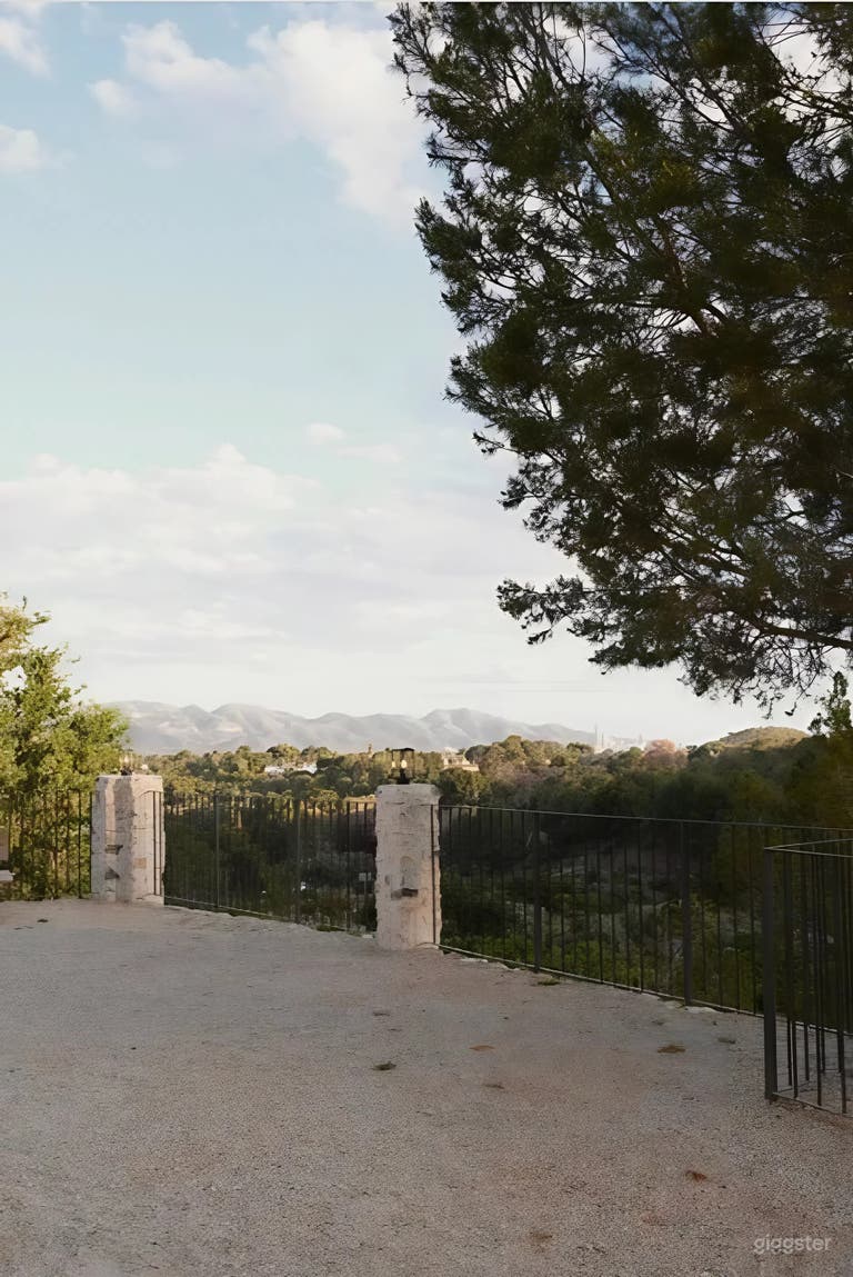 Terraza Panorámica — Terraza al Aire Libre con Vistas a la Montaña 