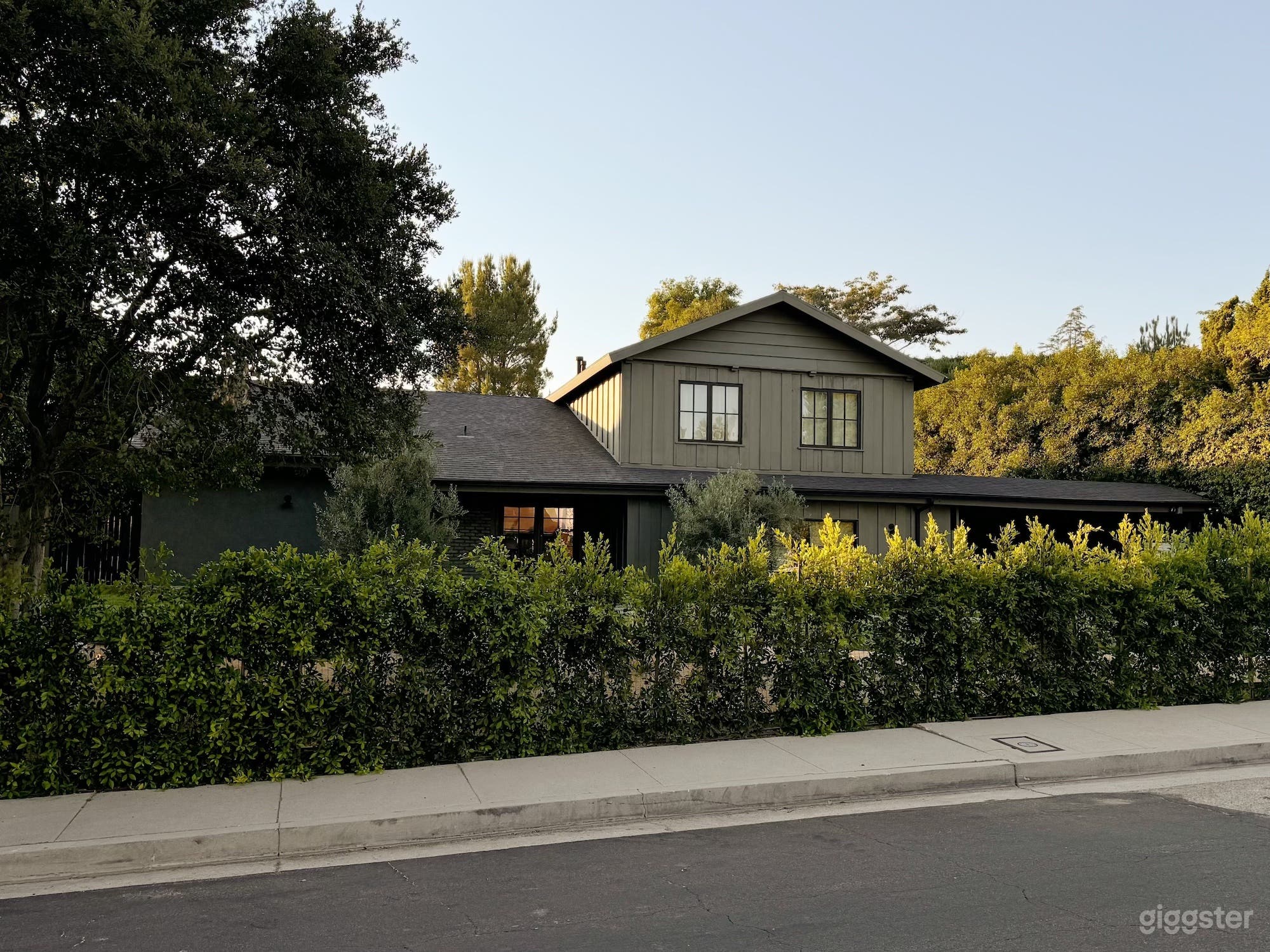 Modern Spanish Design Home  Photo 2