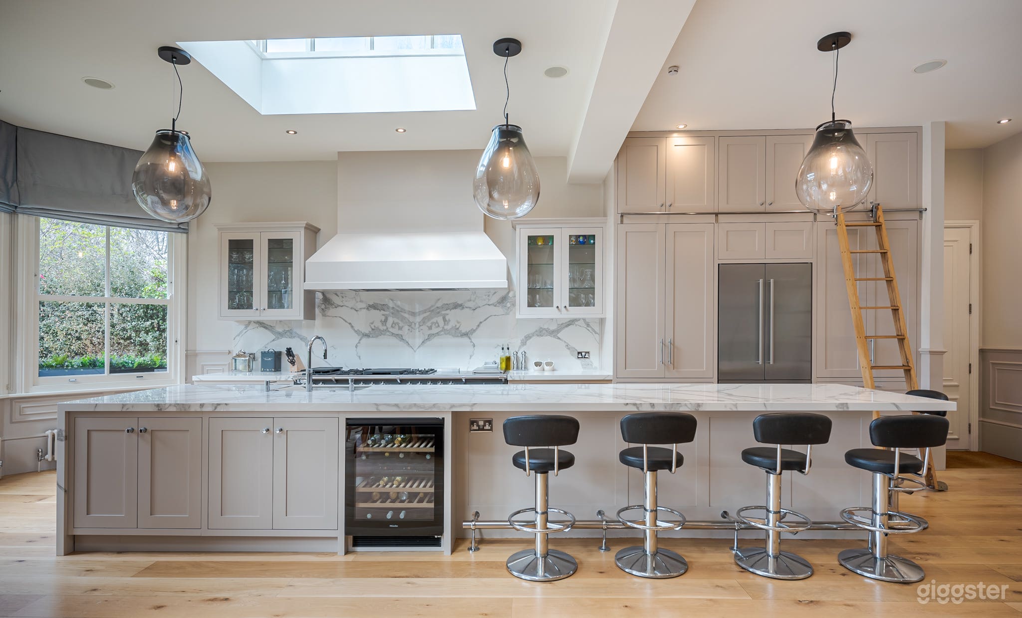 Victorian Home with Bespoke Interiors  Photo 4