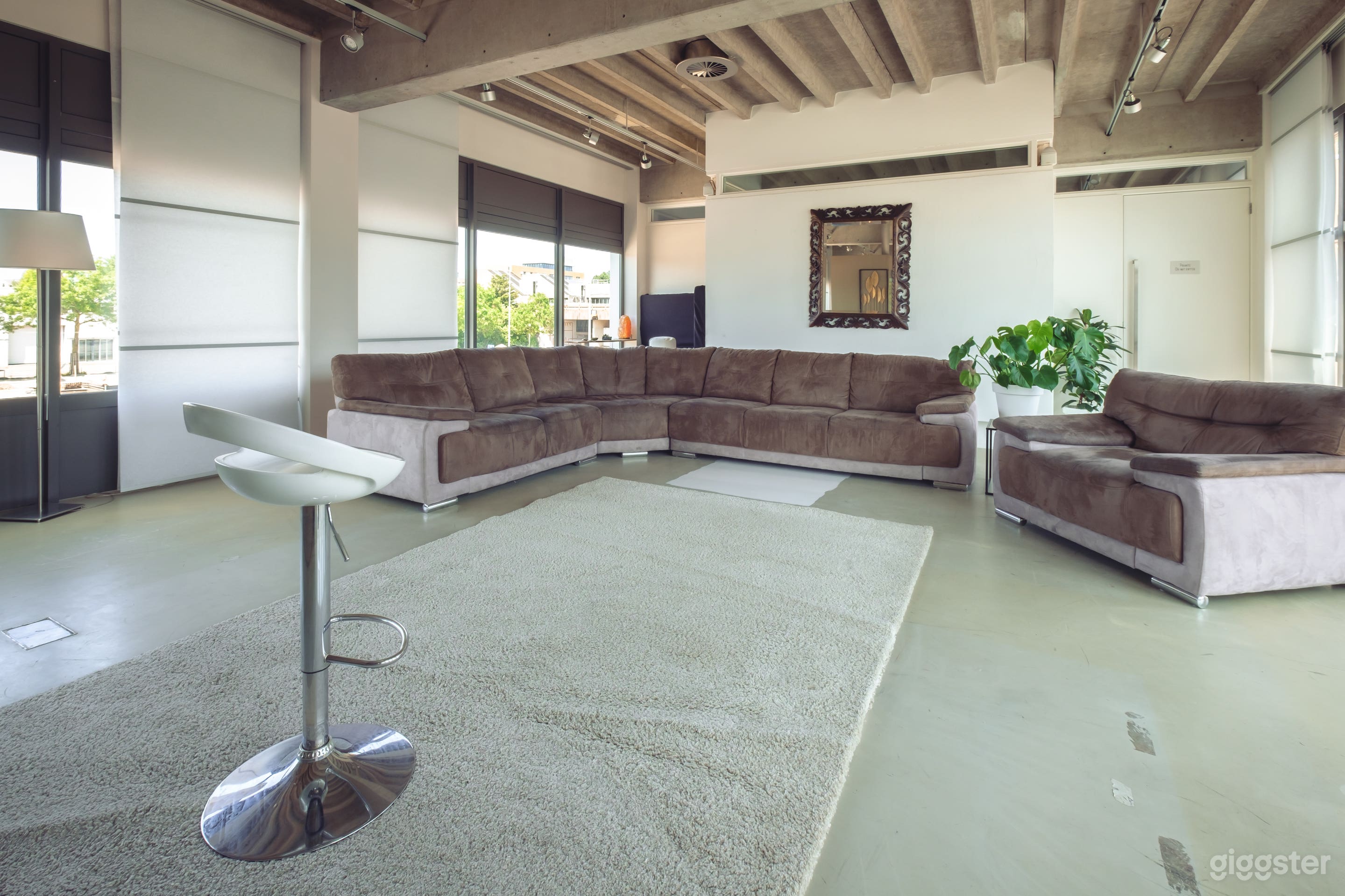 Loft - Lounge photo 1