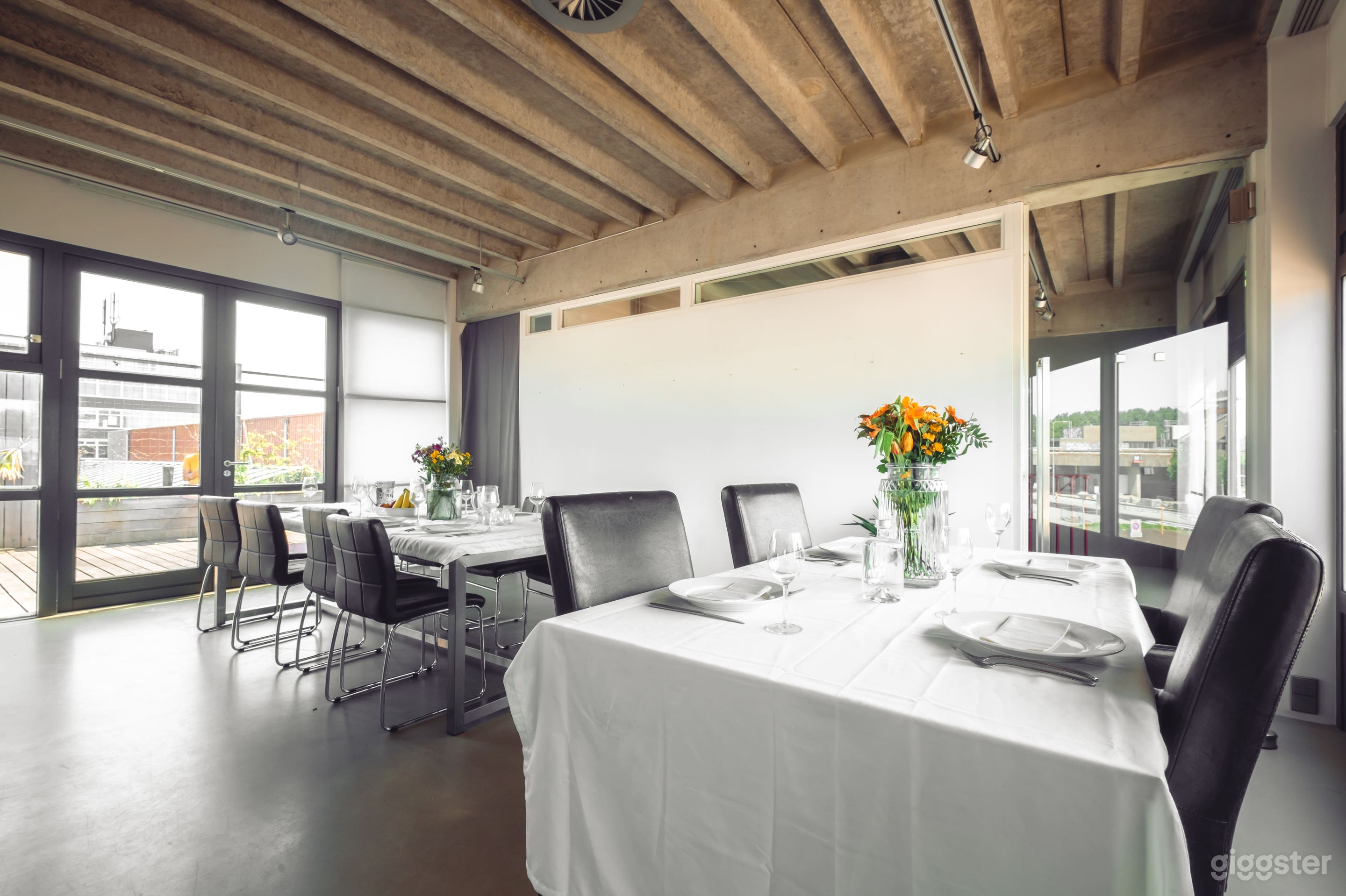 Loft - Meeting &amp; Dining area 