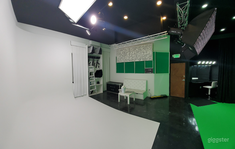  Green Screen and White CYC Studio in Brooklyn 
