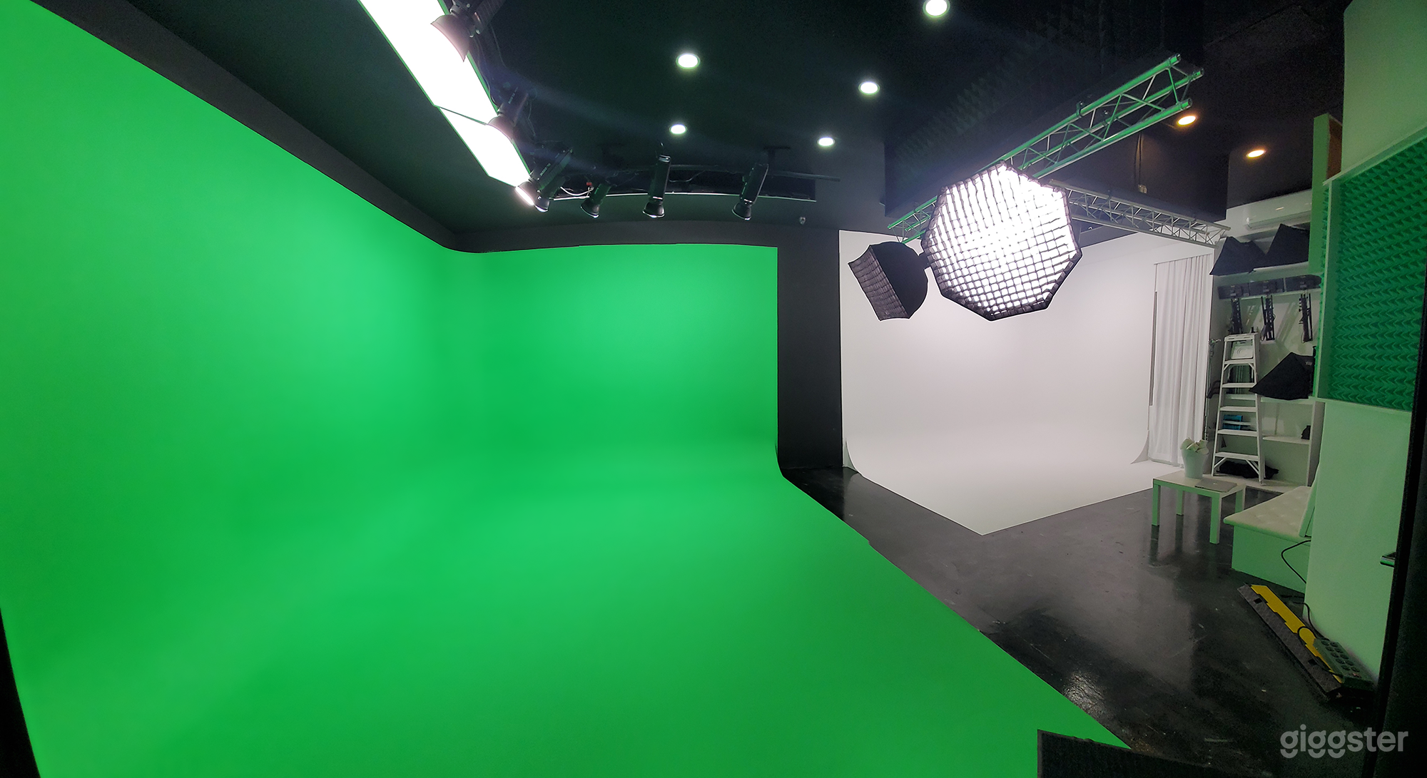 Green Screen and White CYC Studio in Brooklyn Photo 2