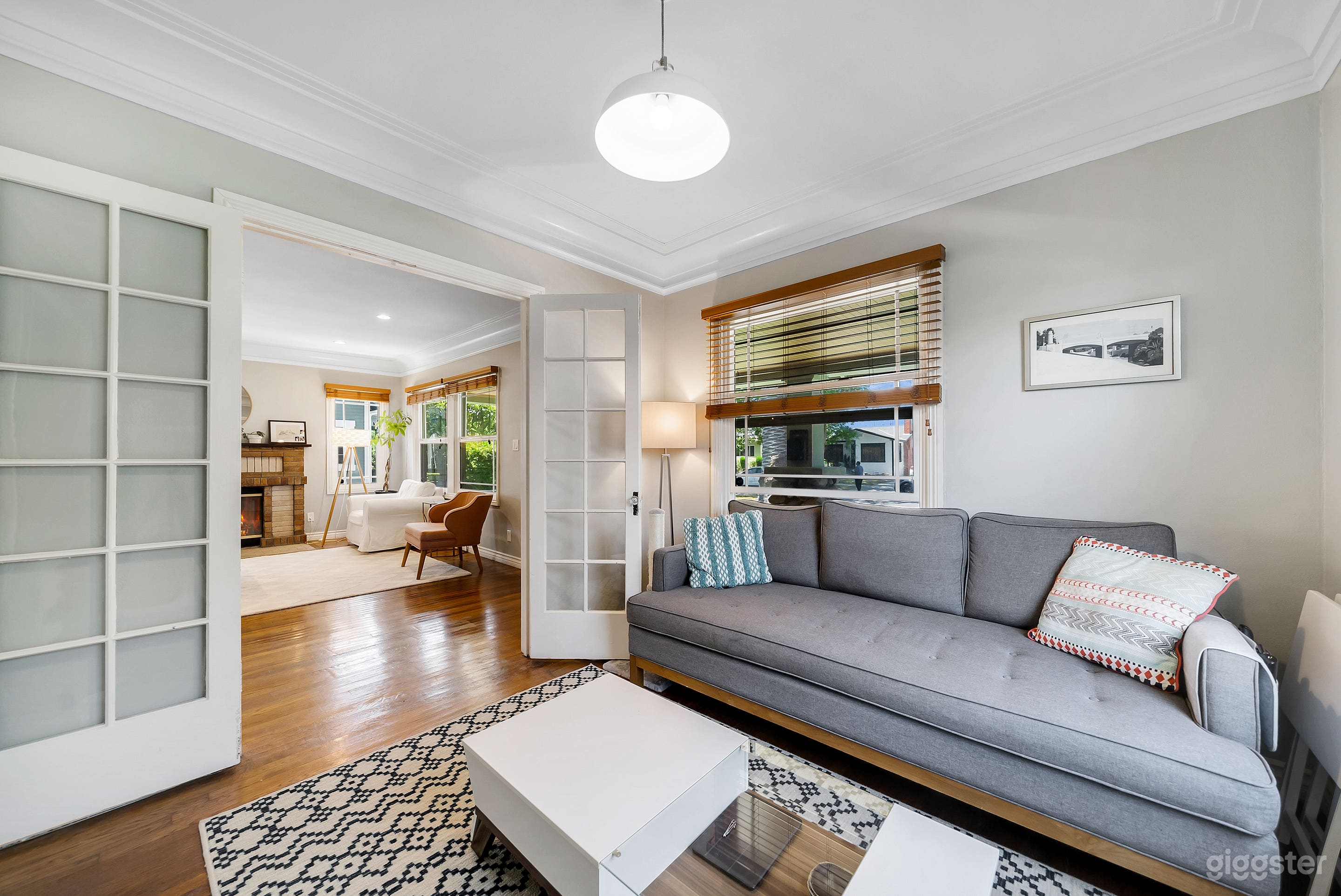 SUNLIT TERRACOTTA CRAFTSMAN HOME Photo 4