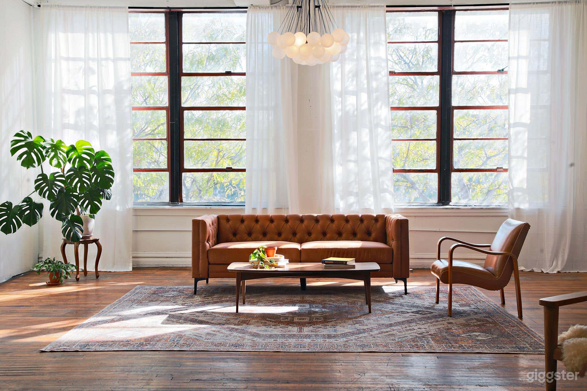 Converted Factory Loft Space with NYC Vibes Photo 1