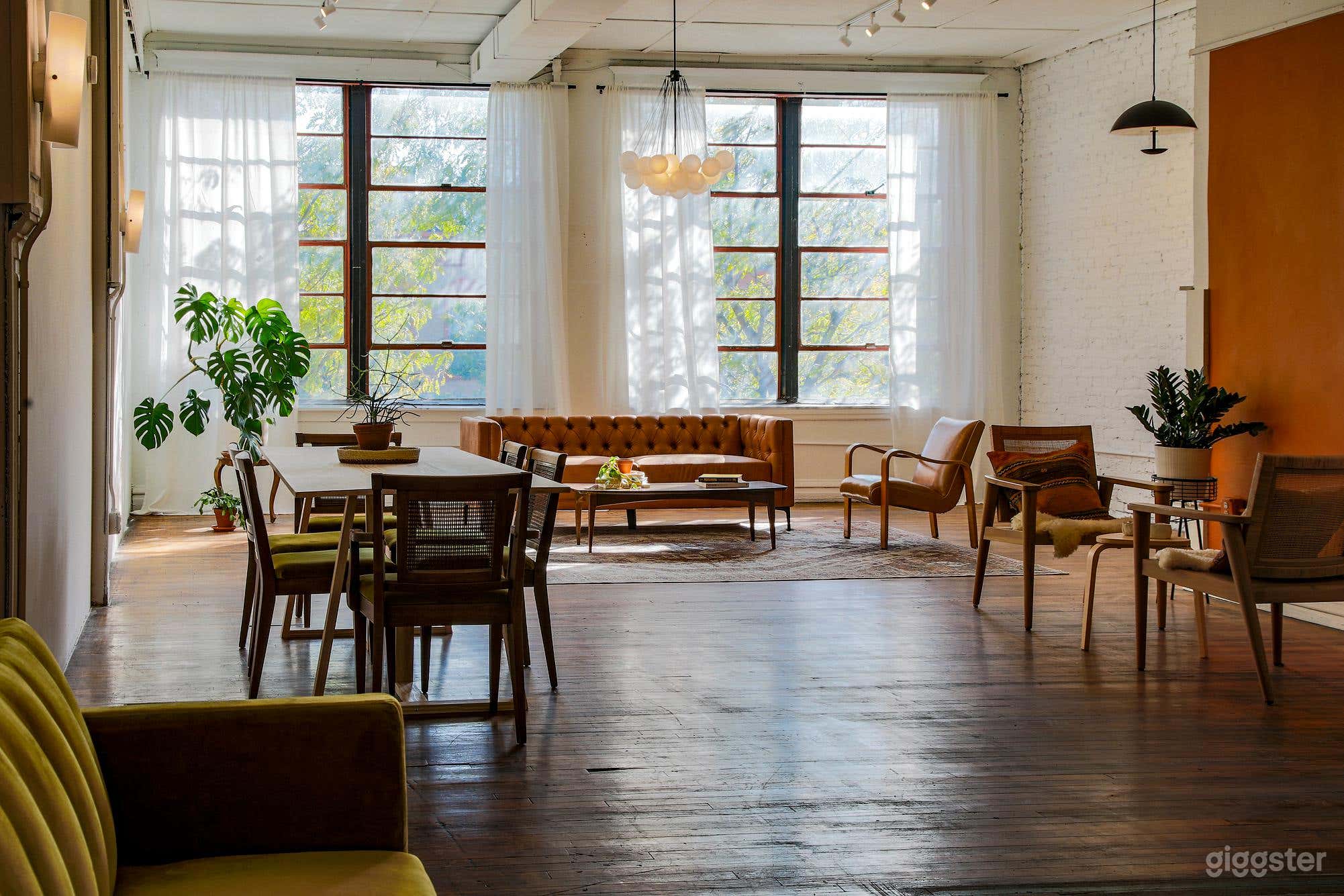 Converted Factory Loft Space with NYC Vibes Photo 3