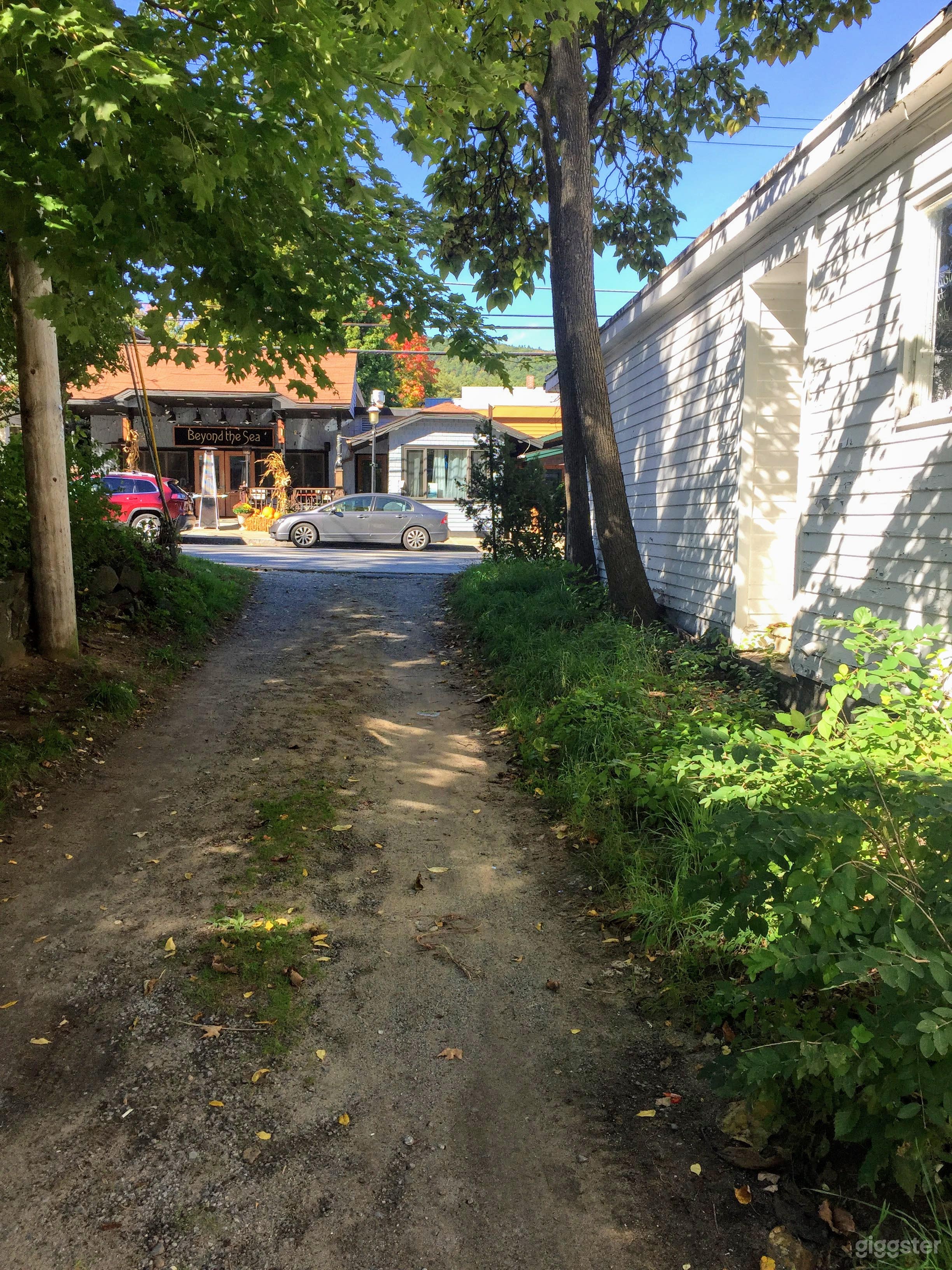 Beautiful Lake George commercial building. Photo 3