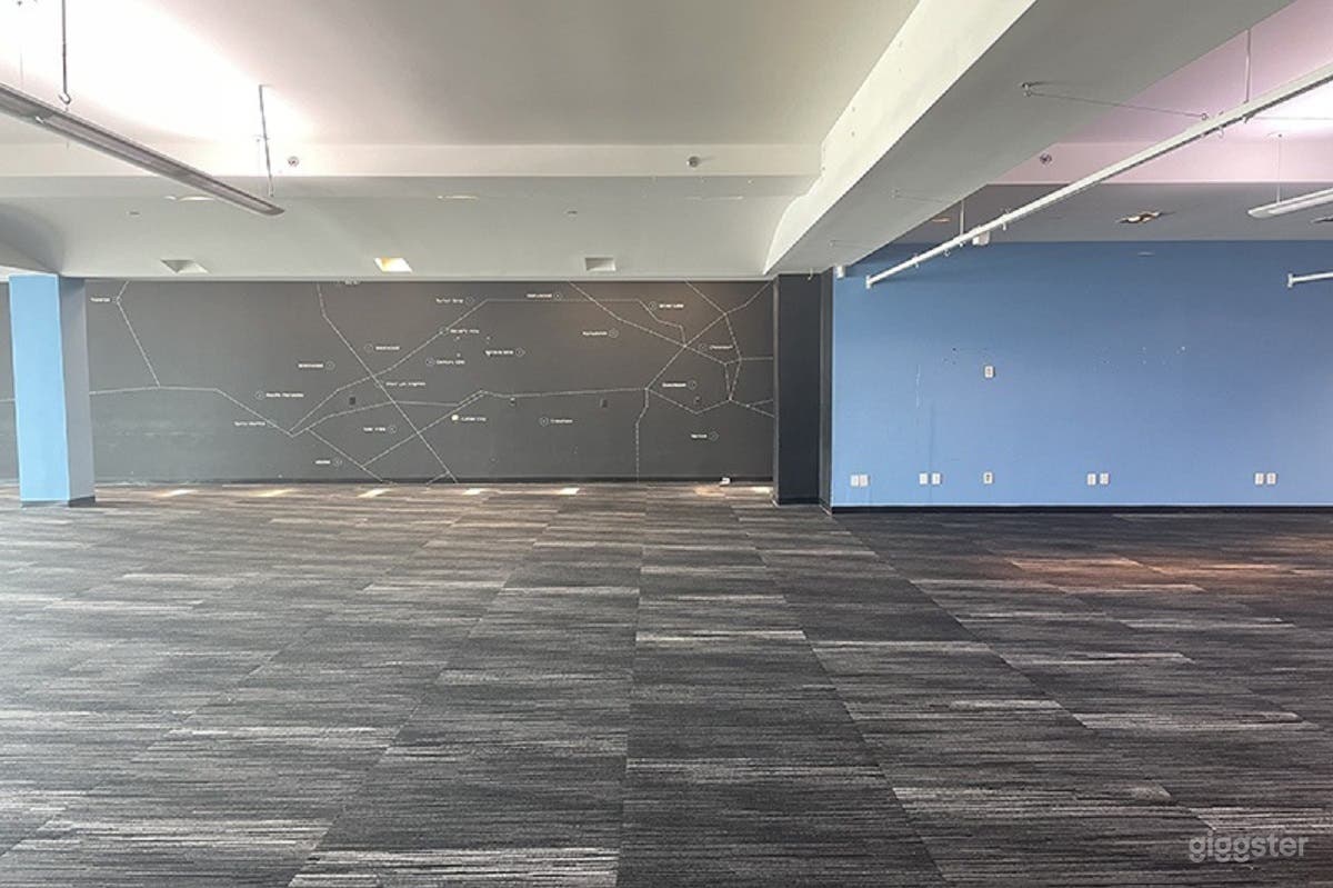 Modern Bank with Open Floor Plan Photo 2