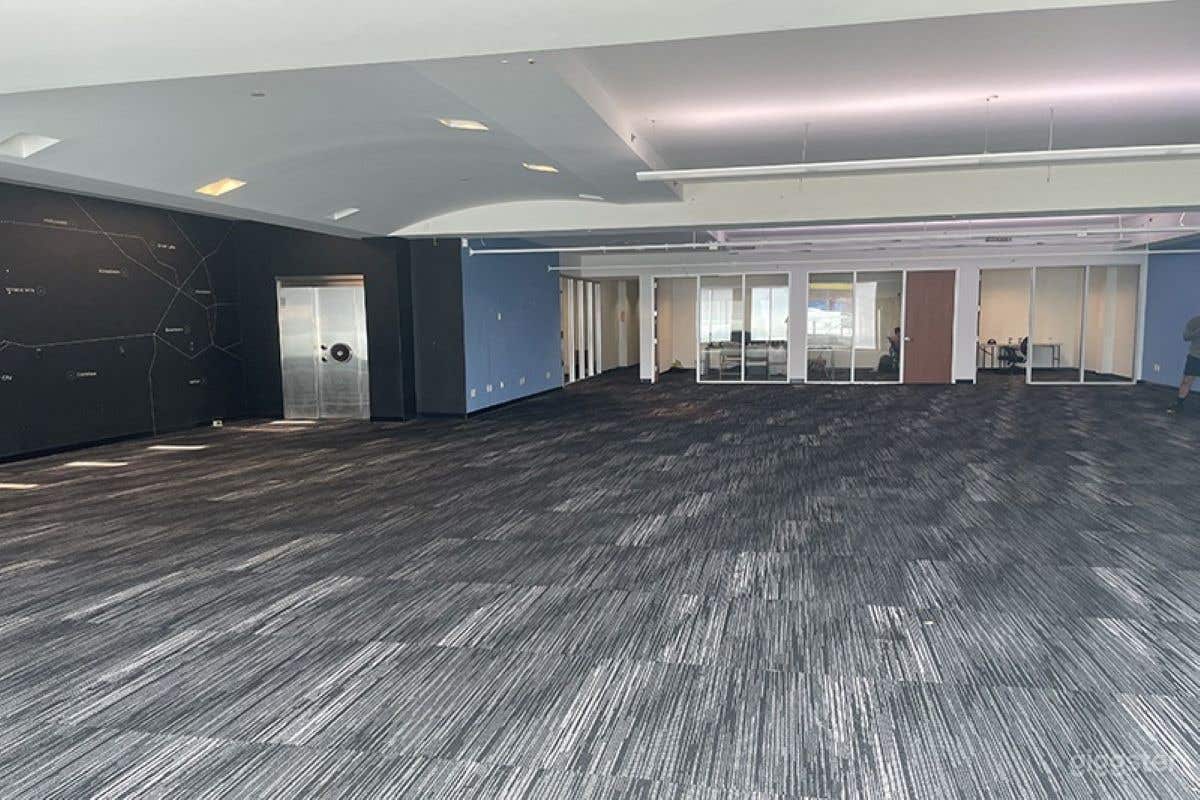 Modern Bank with Open Floor Plan Photo 1