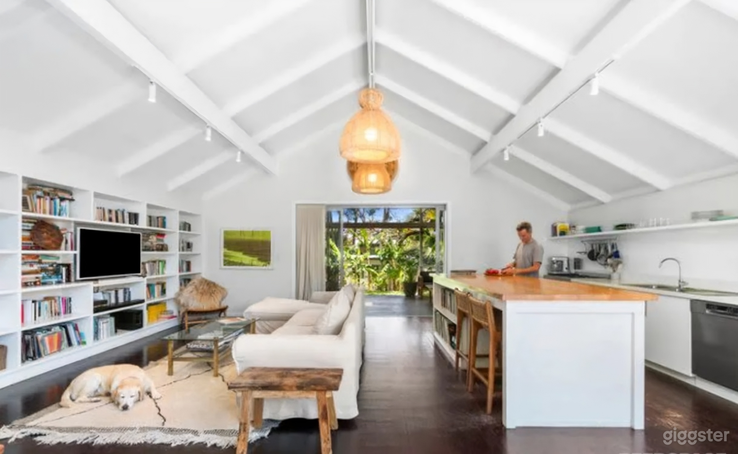 Renovated Historic Beach House w/ Deck, Garden & Modern Cabi Photo 1