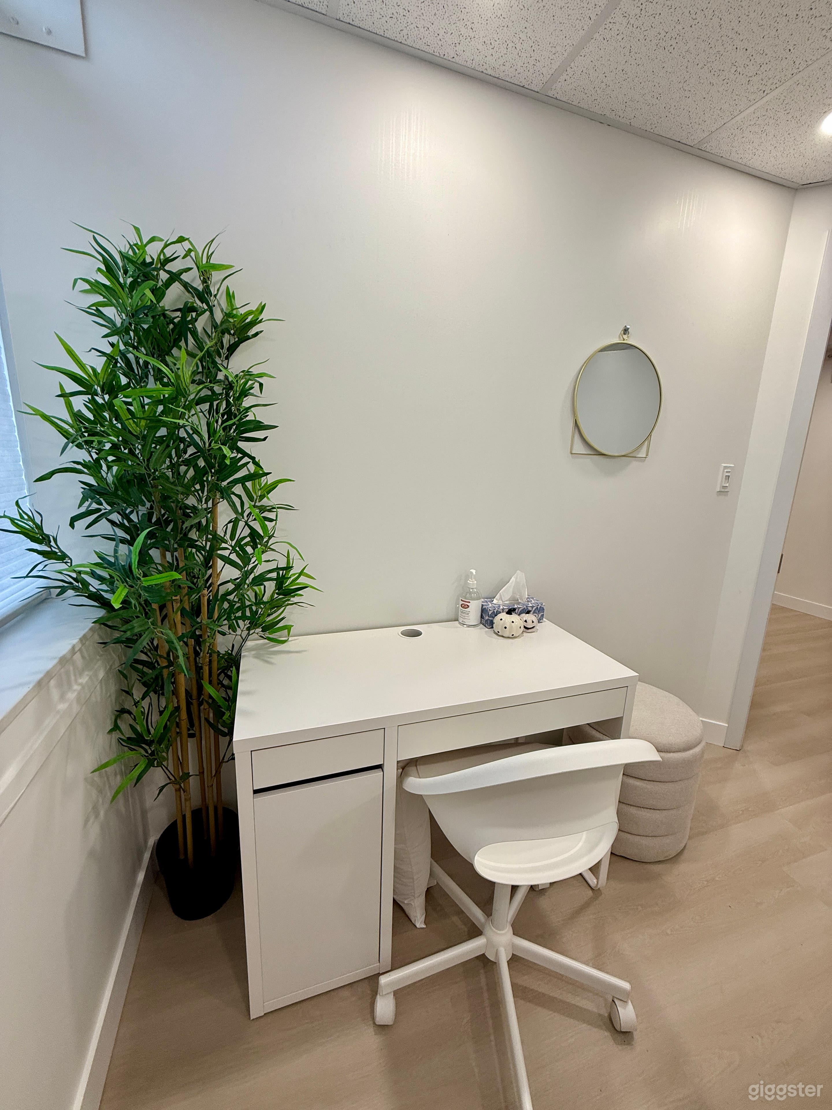 Pristine Treatment Room Photo 4