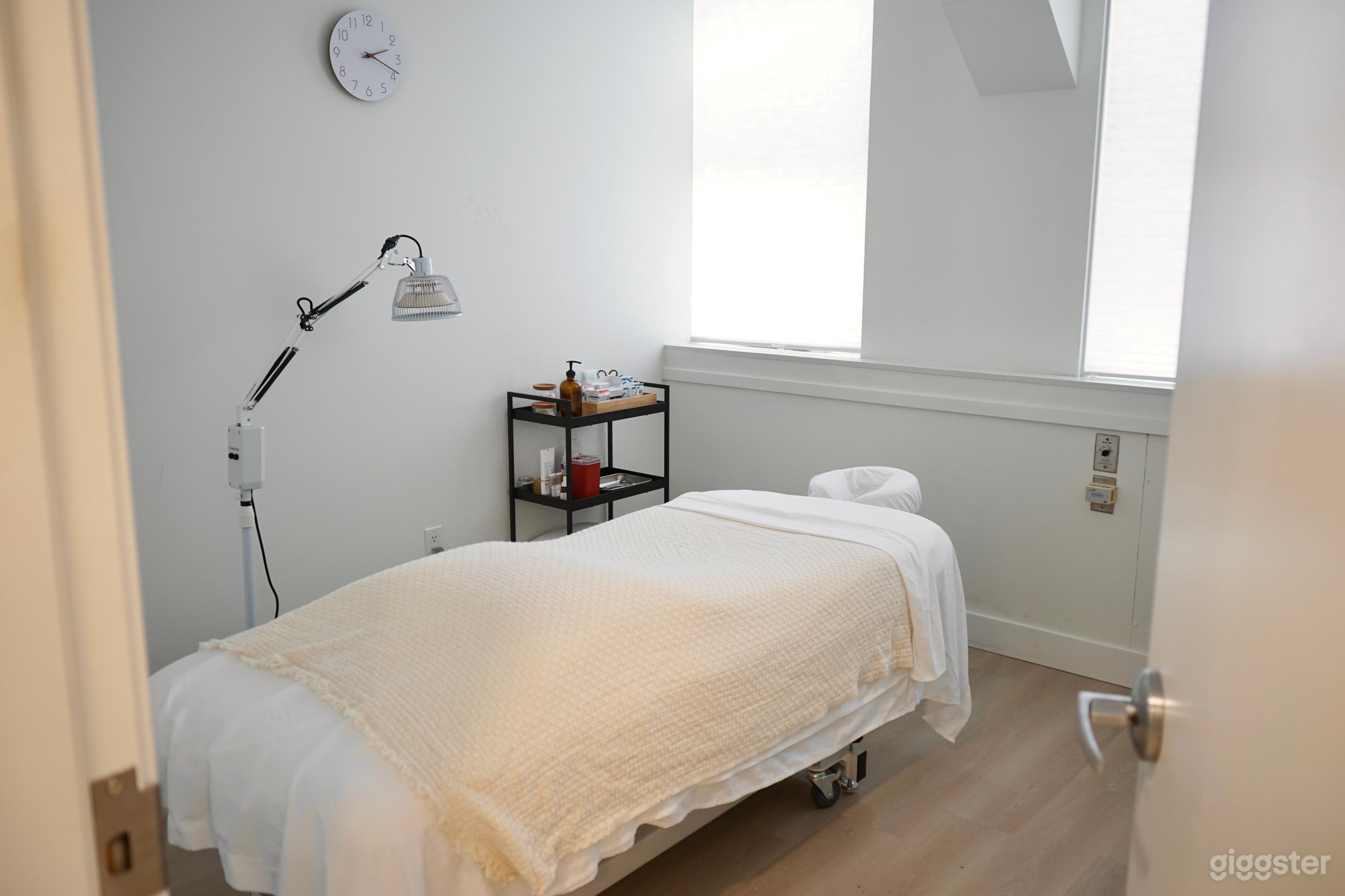 Pristine Treatment Room Photo 3