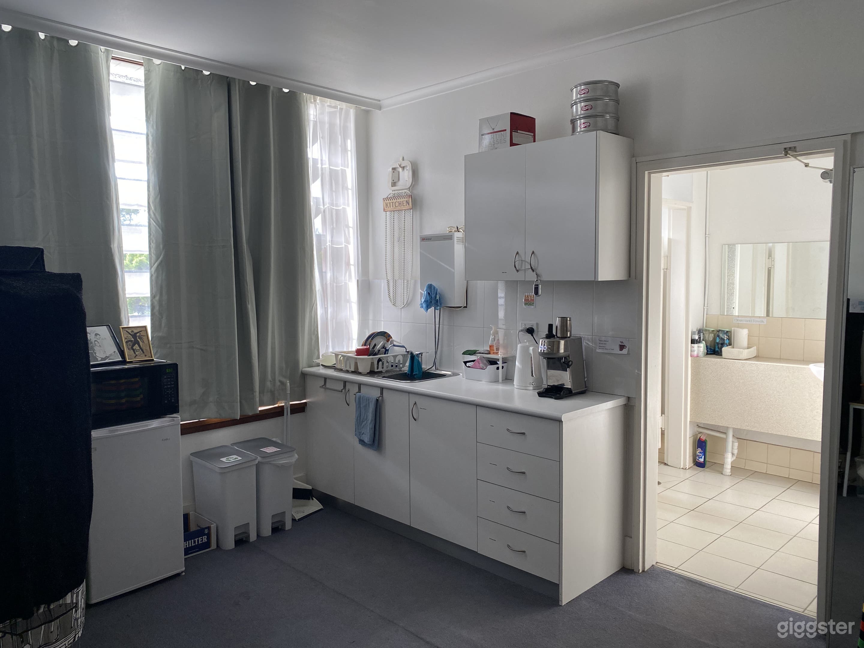 Kitchenette &amp; Bathroom