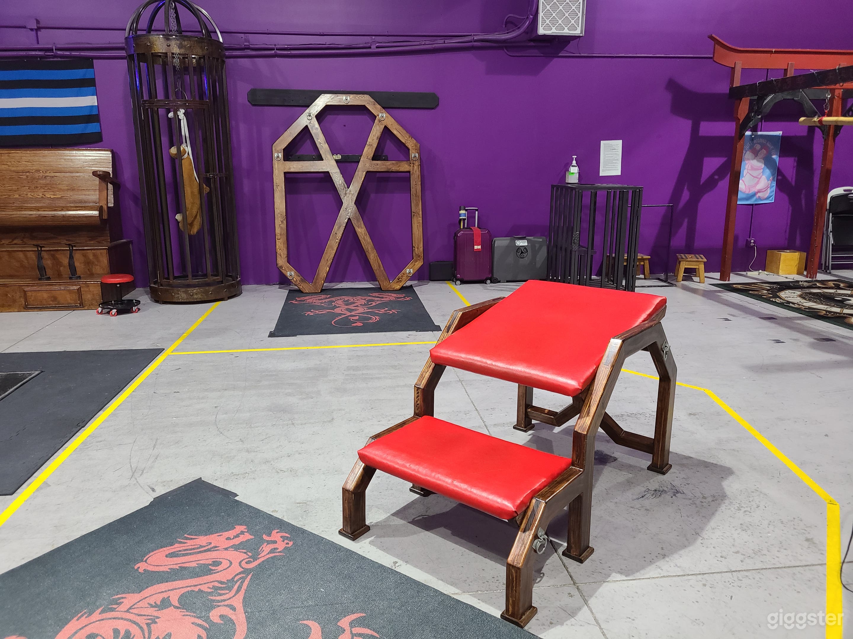 Orlando Dungeon Themed Studio Suite 5 Photo 4