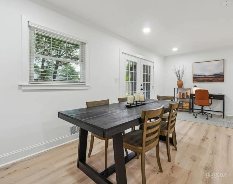  Nice cozy Home with backyard Oasis near DT Alpharetta 