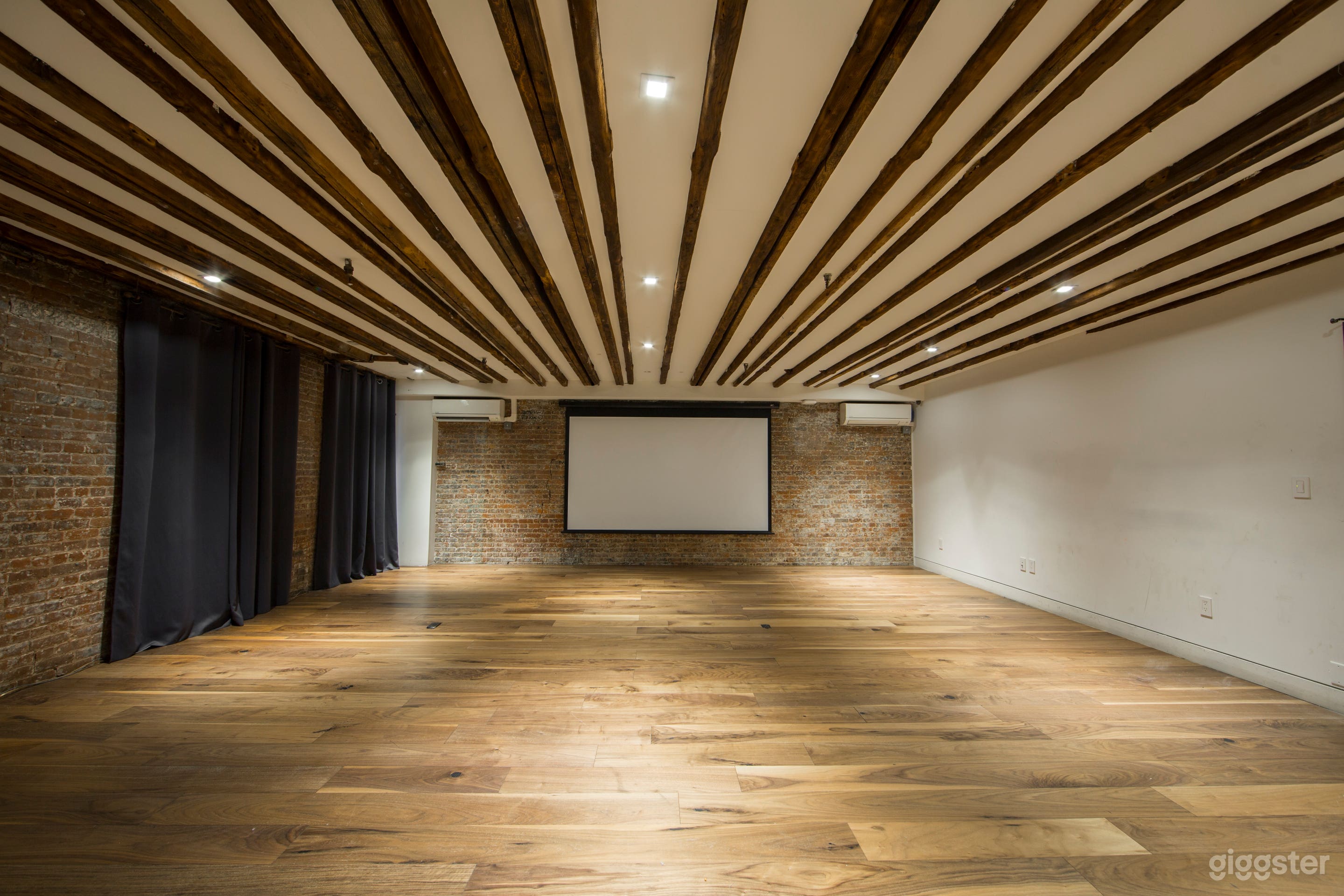 Ultimate Creative Studio with 3 Separate Suites Photo 2