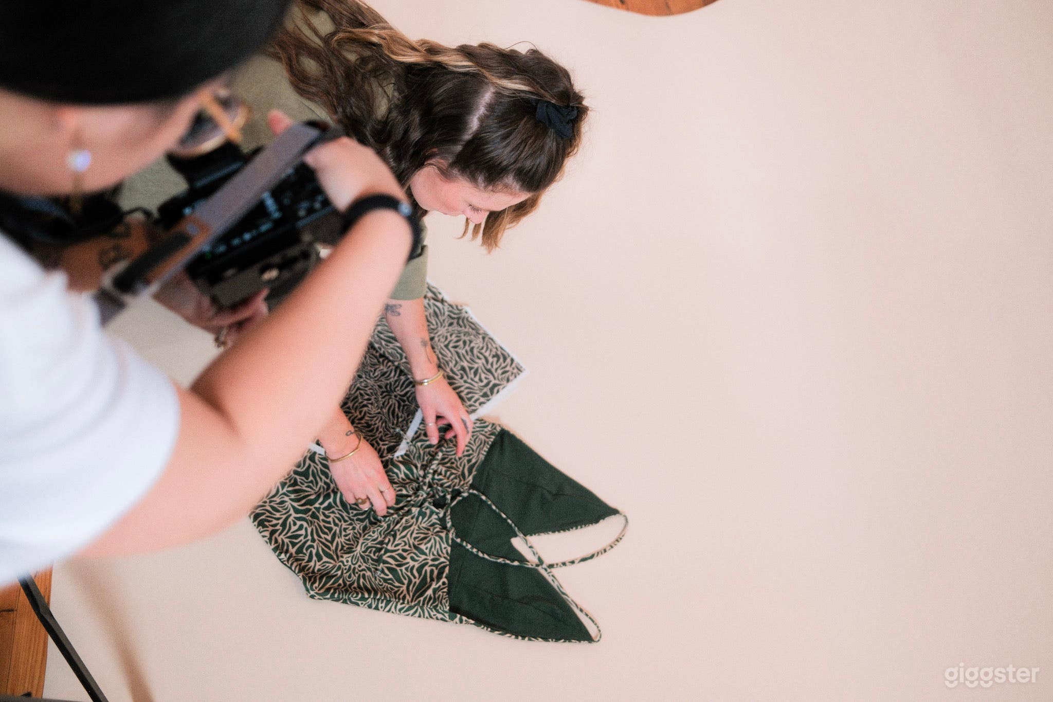 Natural Light Photo Studio with Kitchen in Portland Photo 4