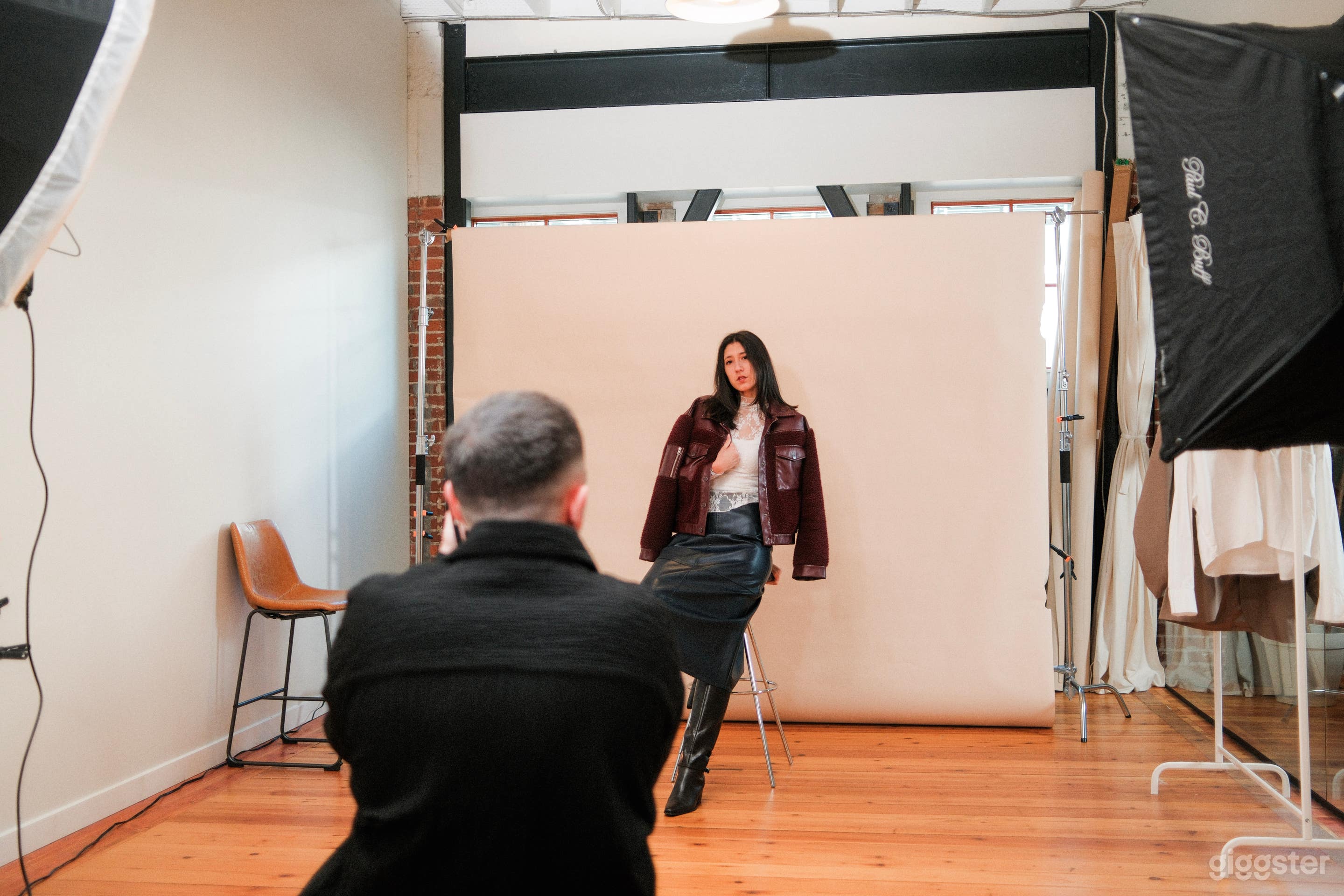 Natural Light Photo Studio with Kitchen in Portland Photo 2