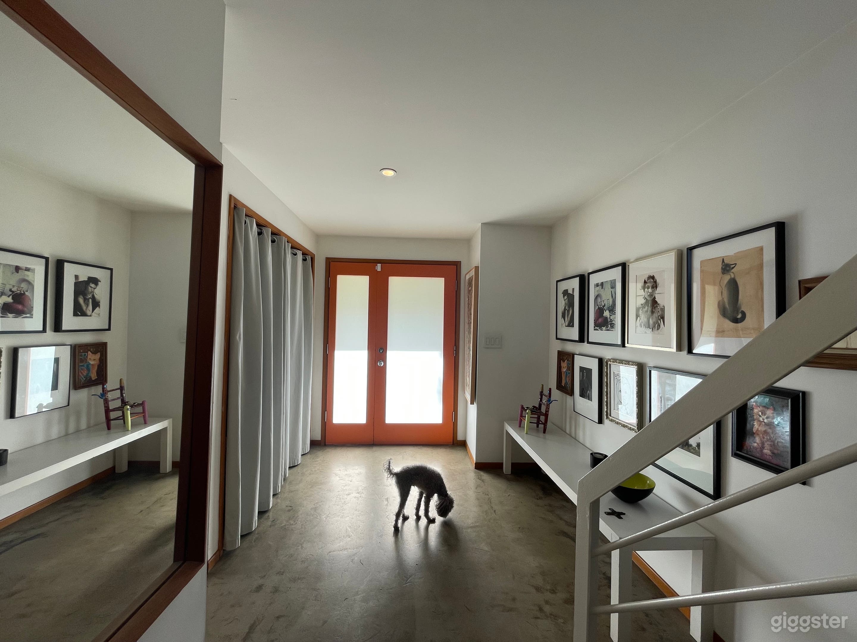 Mid Century Home w Views Photo 4