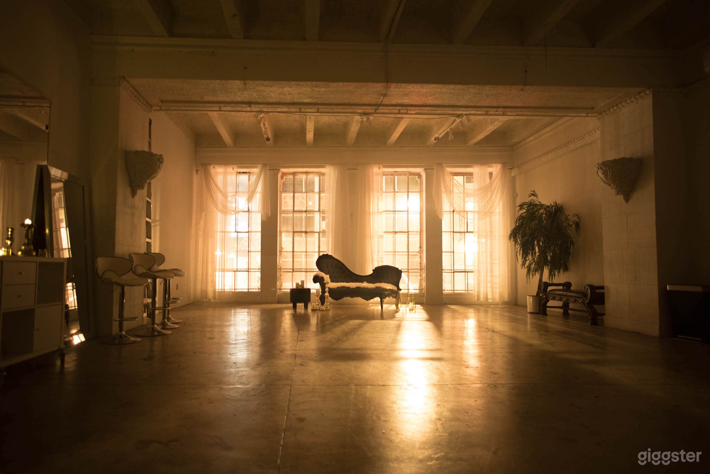 Natural Light High Ceiling Photo and Film Studio Photo 3