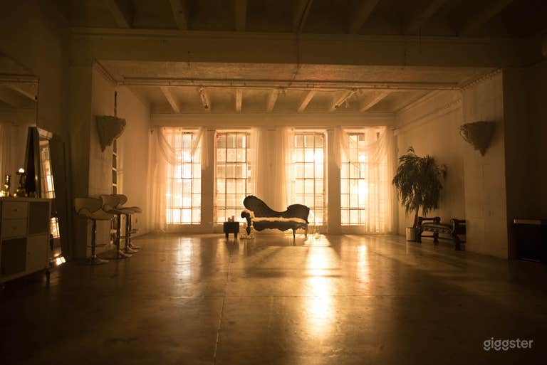  Natural Light High Ceiling Photo and Film Studio 