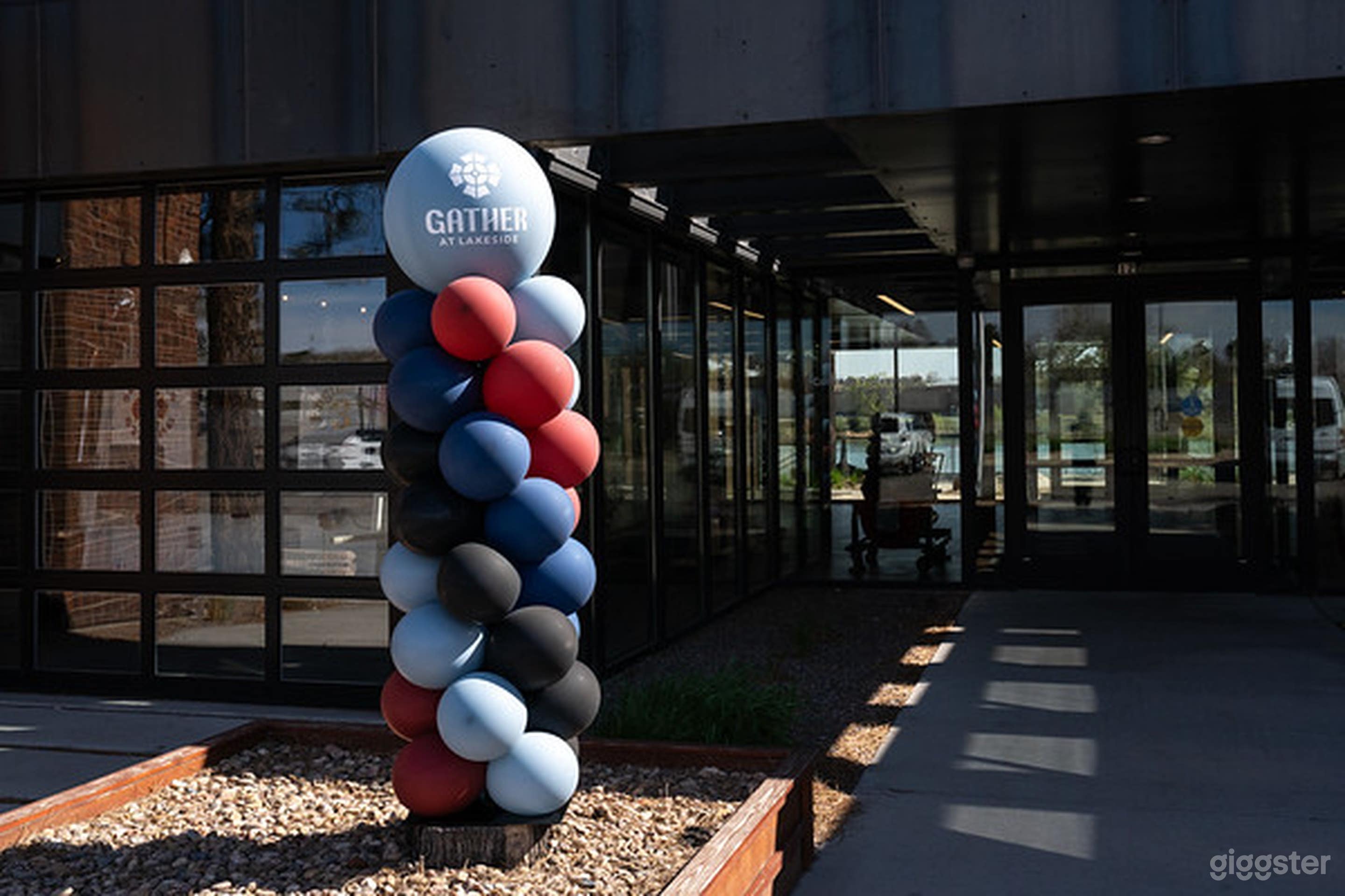 Modern Lakeside Space for Film, Events &amp; Functions Photo 4