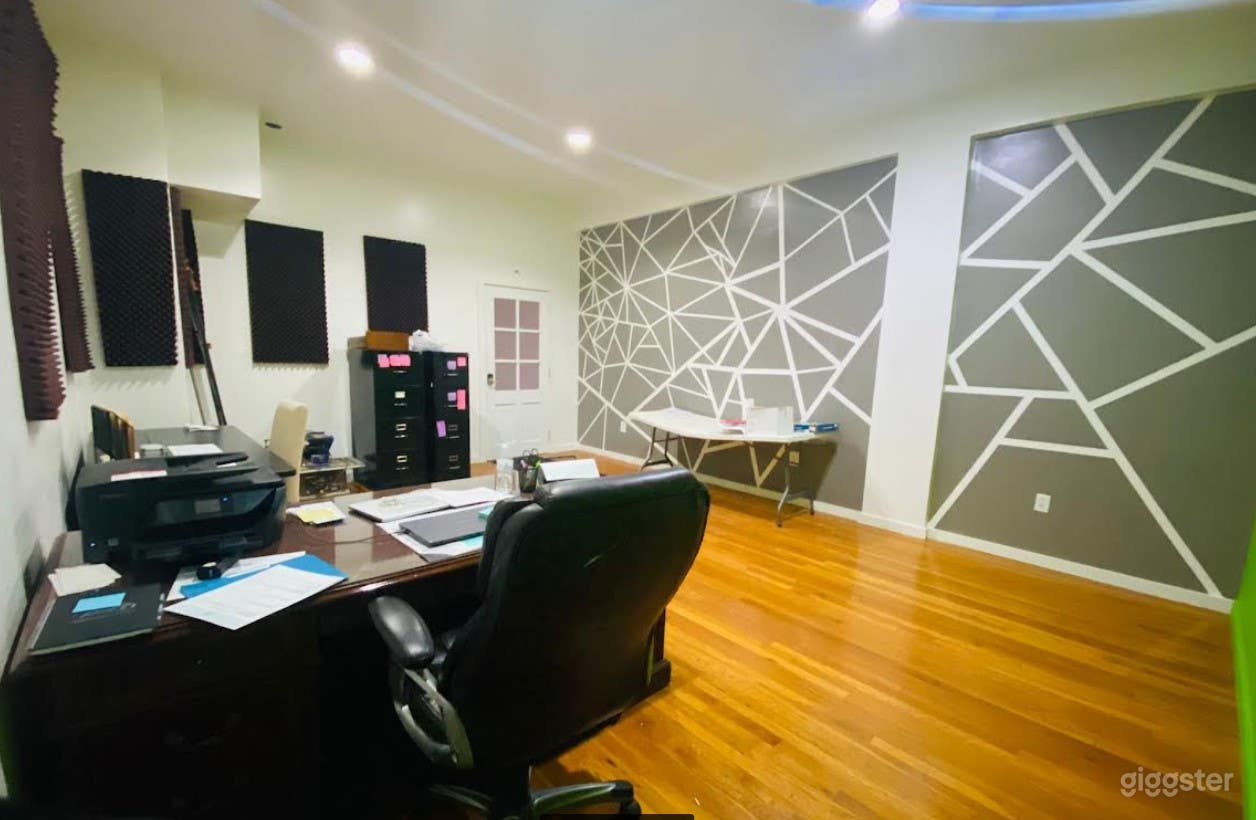 Vibrant Office Space in Des Moines Photo 2