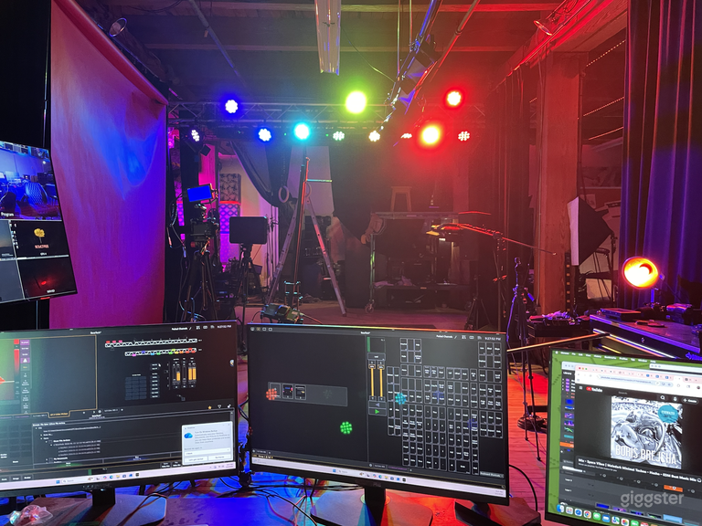  Creative CO wokring Space and Production house 