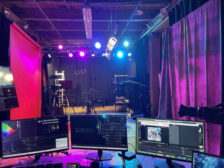  Creative CO wokring Space and Production house 