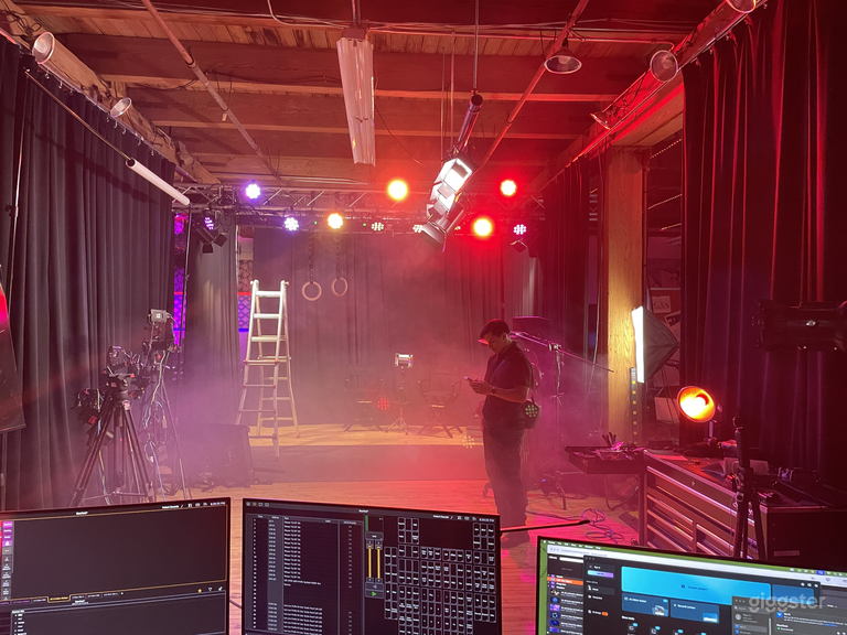  Creative CO wokring Space and Production house 