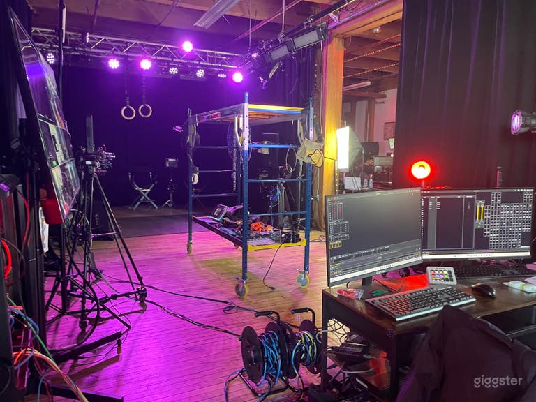  Creative CO wokring Space and Production house 