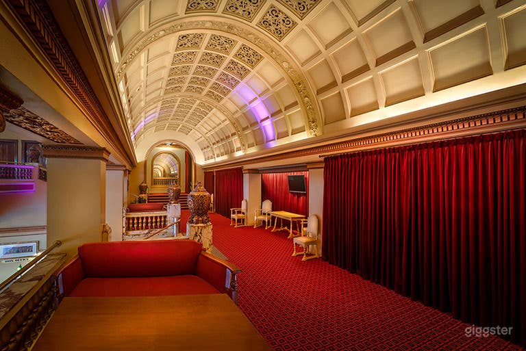 THE MEZZANINE Photo 2