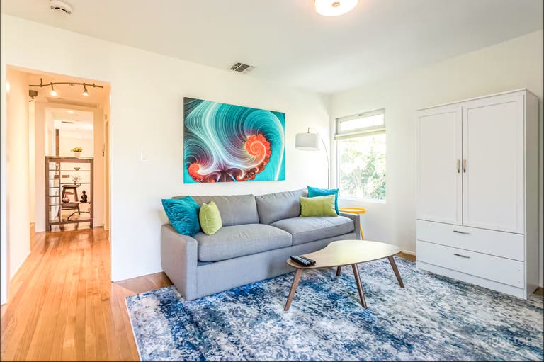  Elegant & Bright Home — Ideal for Photo, Video & Creative 