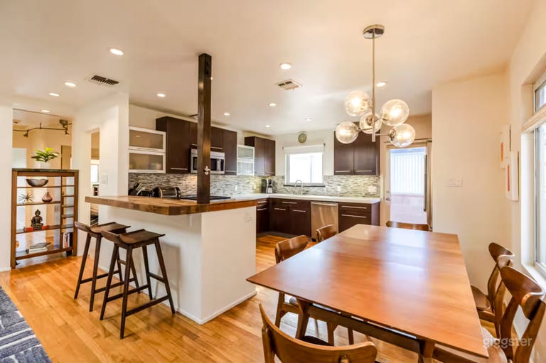  Elegant & Bright Home — Ideal for Photo, Video & Creative 