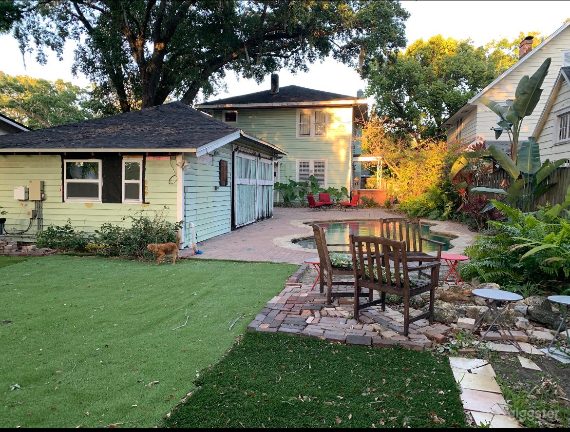 Stylish Studio Cottage House Photo 4