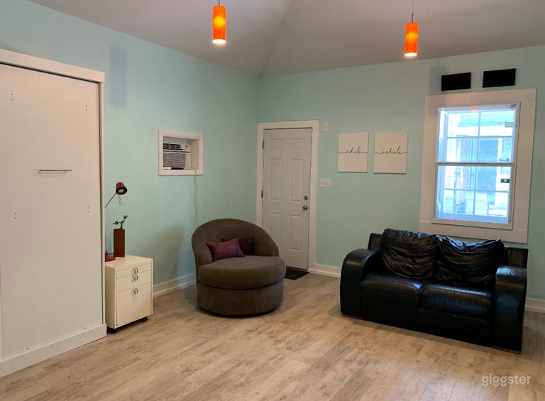  Stylish Studio Cottage House 