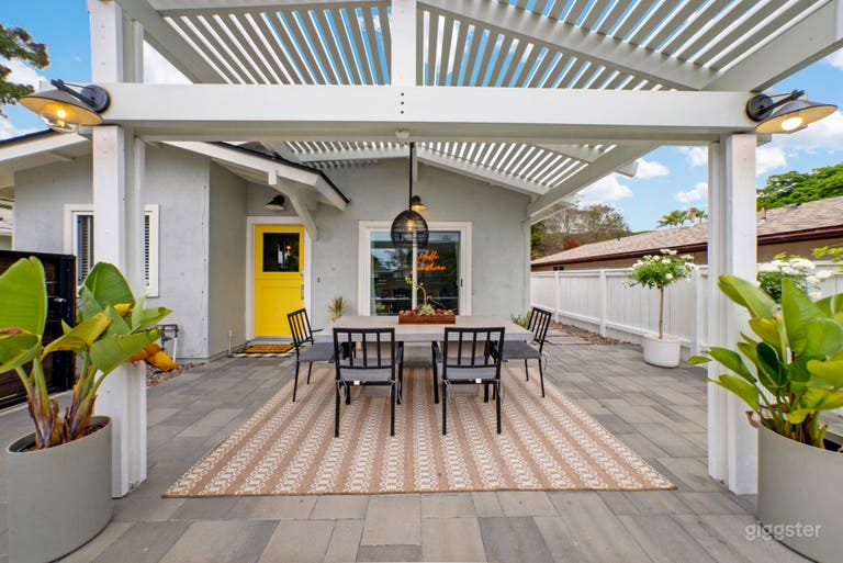  Yellow Door Beach House Event Space 