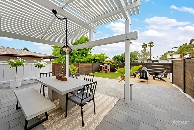  Yellow Door Beach House Event Space 