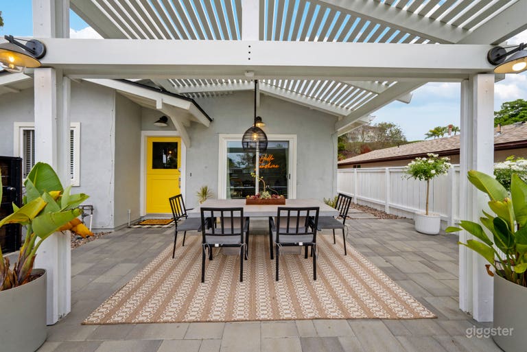  Yellow Door Beach House Event Space 