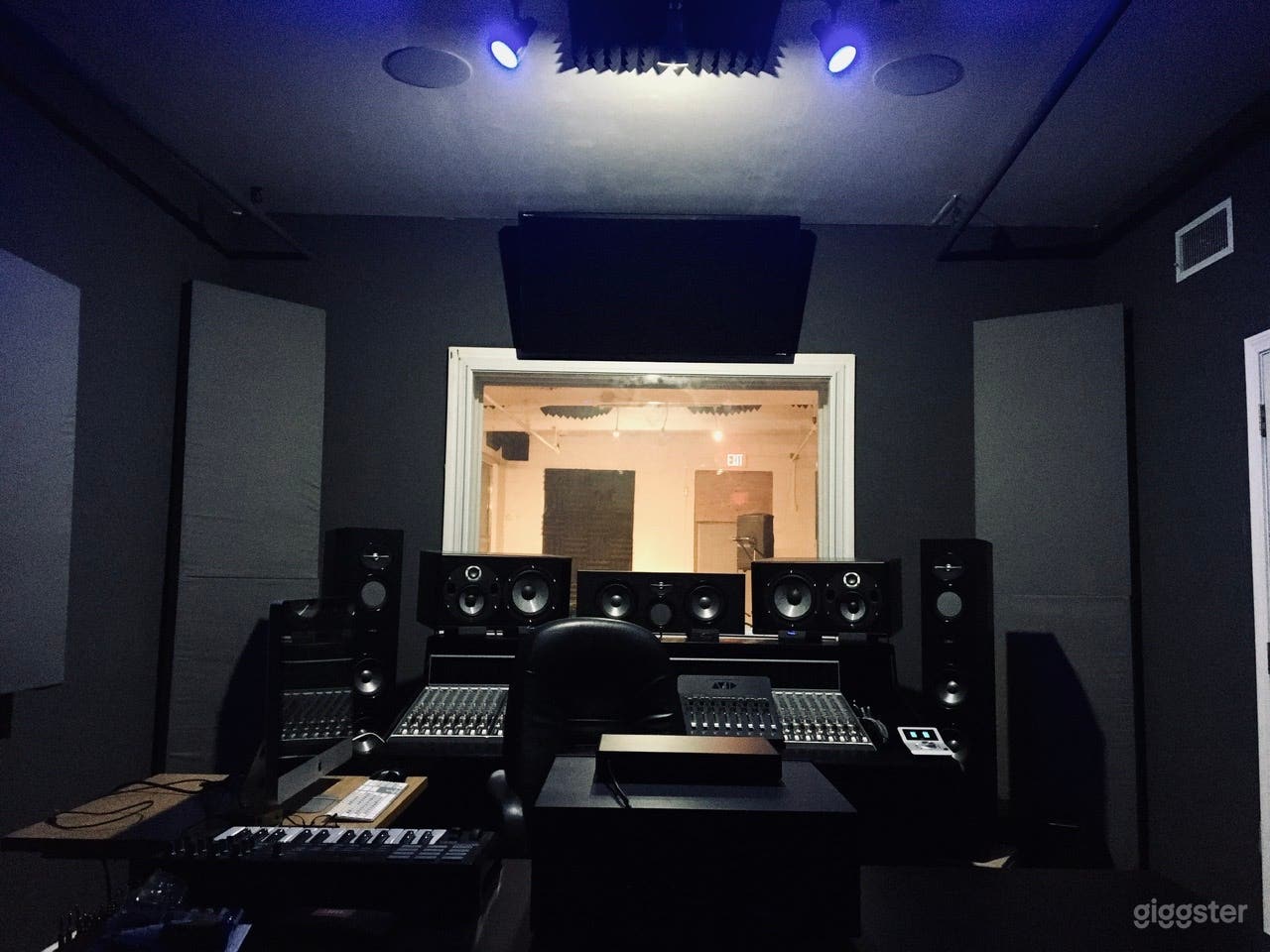 Recording Studio, Loft/Industrial/Natural Lighting Photo 4