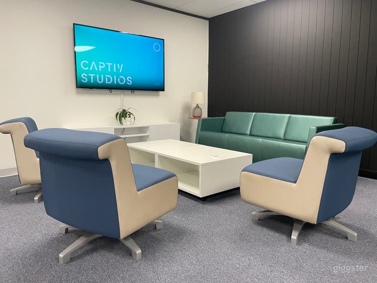  XR Stage & Warehouse Studio for Film Production 