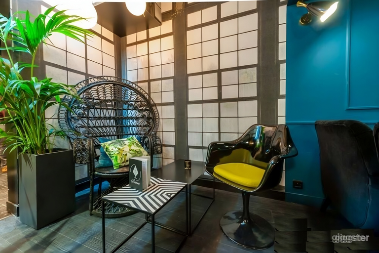  Full buyout: Elegant Cocktail Bar in Paris 