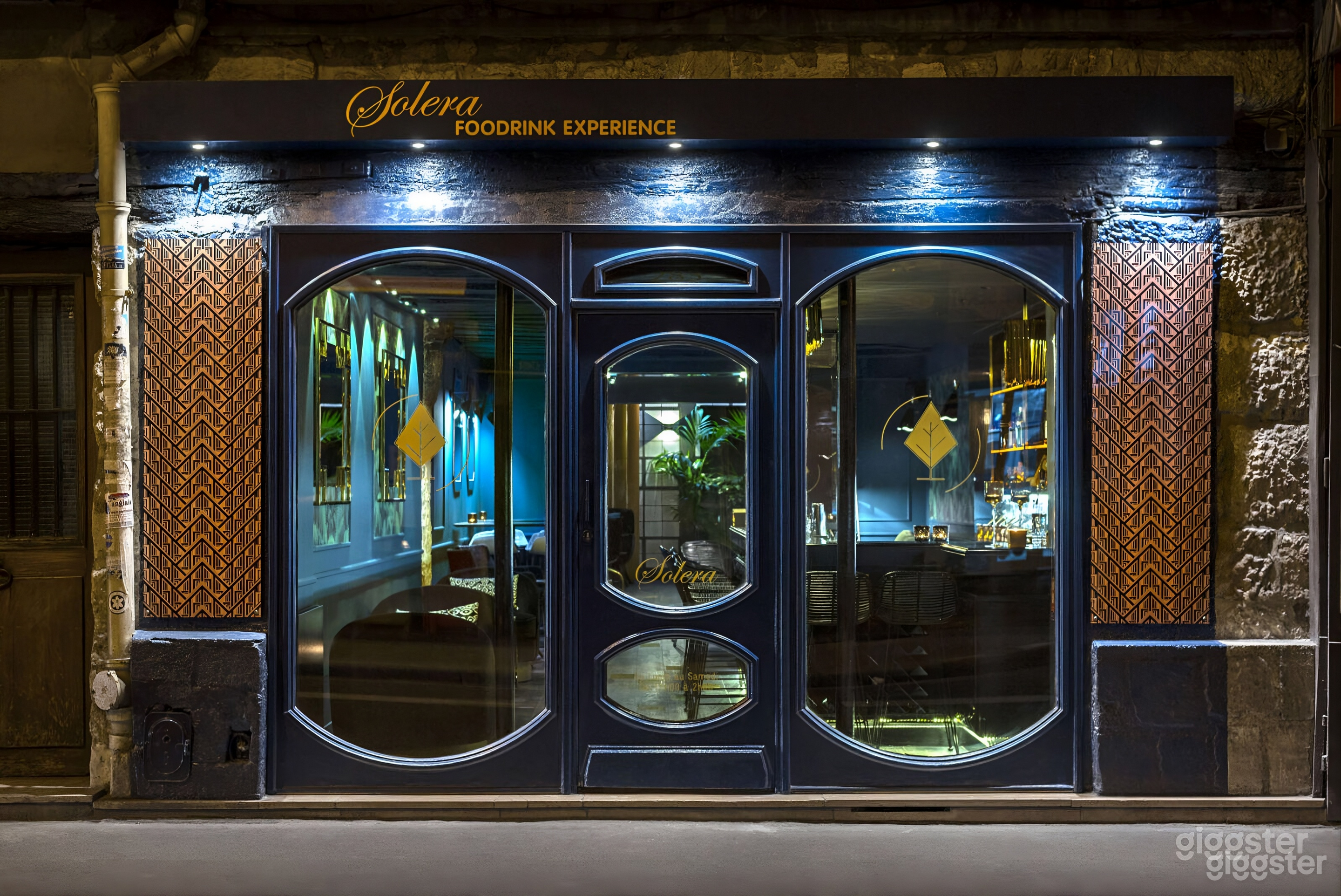 Full buyout: Elegant Cocktail Bar in Paris Photo 4