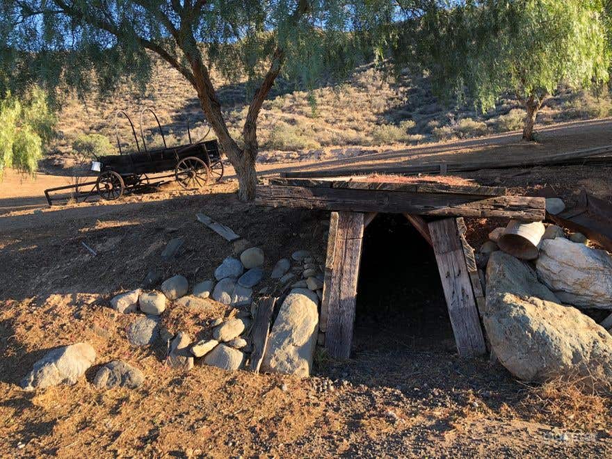 Ranch, open space, western town, barns, horses  Photo 2