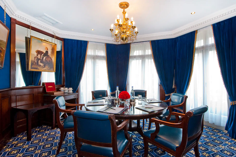 The Salon 