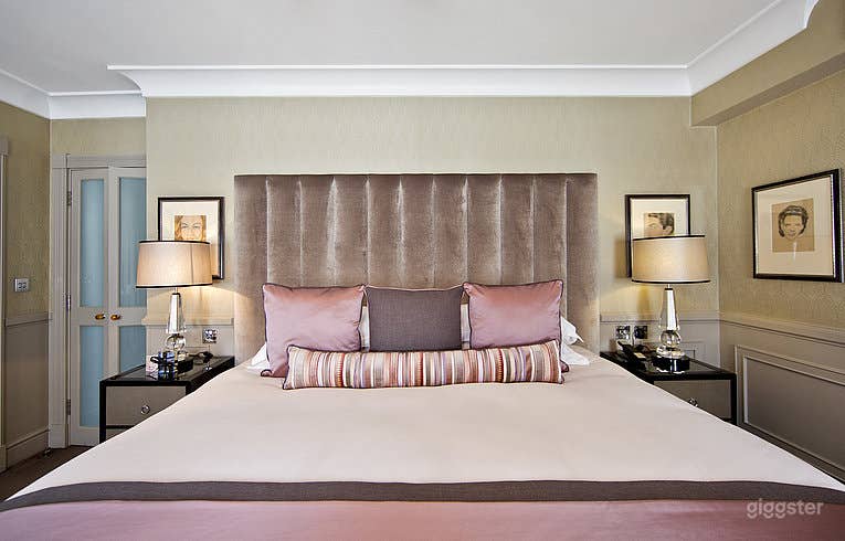  St. Jame's Suite with Spacious Bathroom in London 