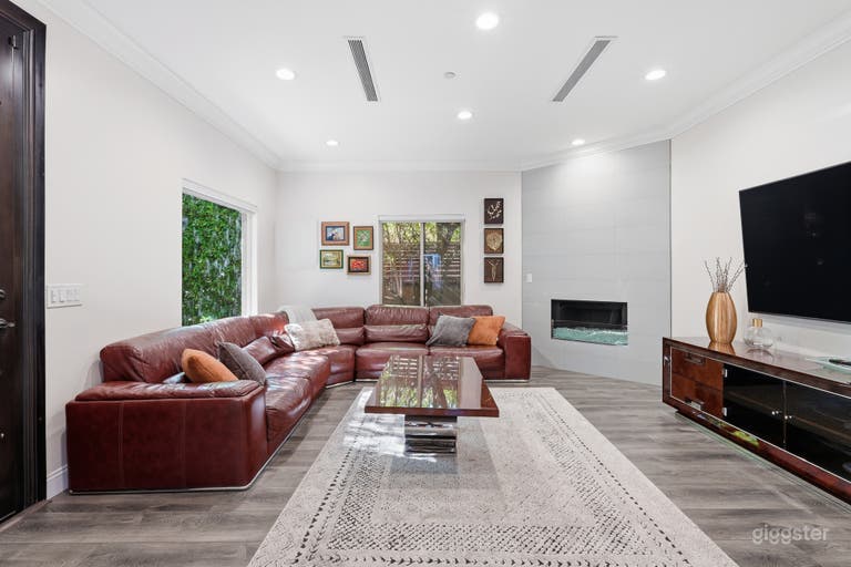  Modern Glow House In The Heart Of Burbank/Media District 