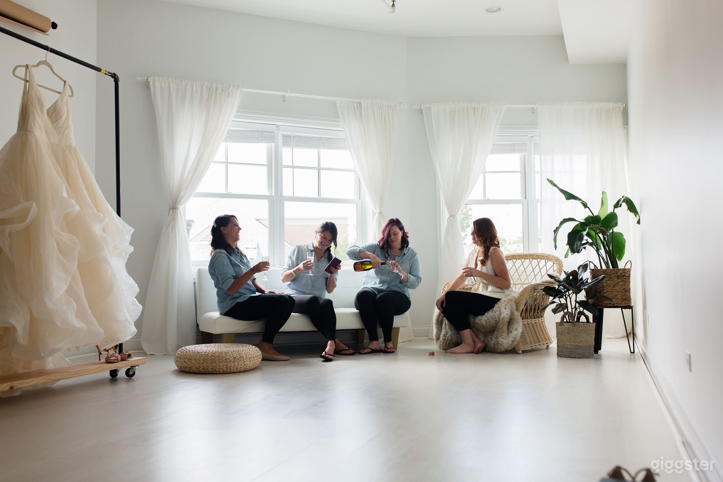 Loft Studio in Buzzing Downtown Location Photo 4