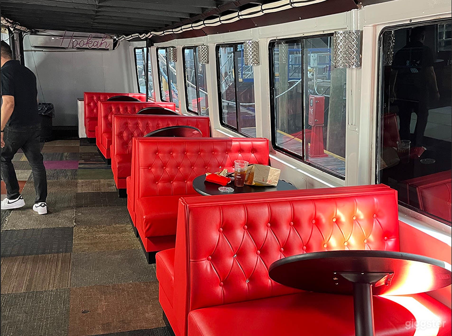 Spacious Indoor Cabin Photo 1